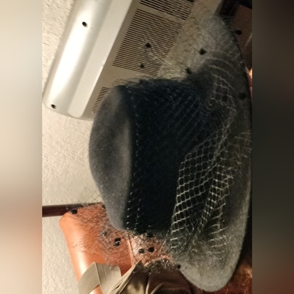 Vintage Oscar de la Renta Millinery - Picture 7 of 9